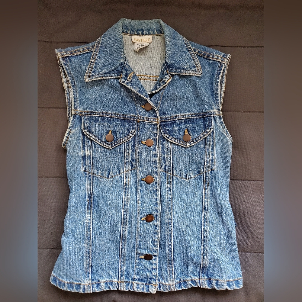 Vintage 90's Women's Blue Denim Vest With Belt